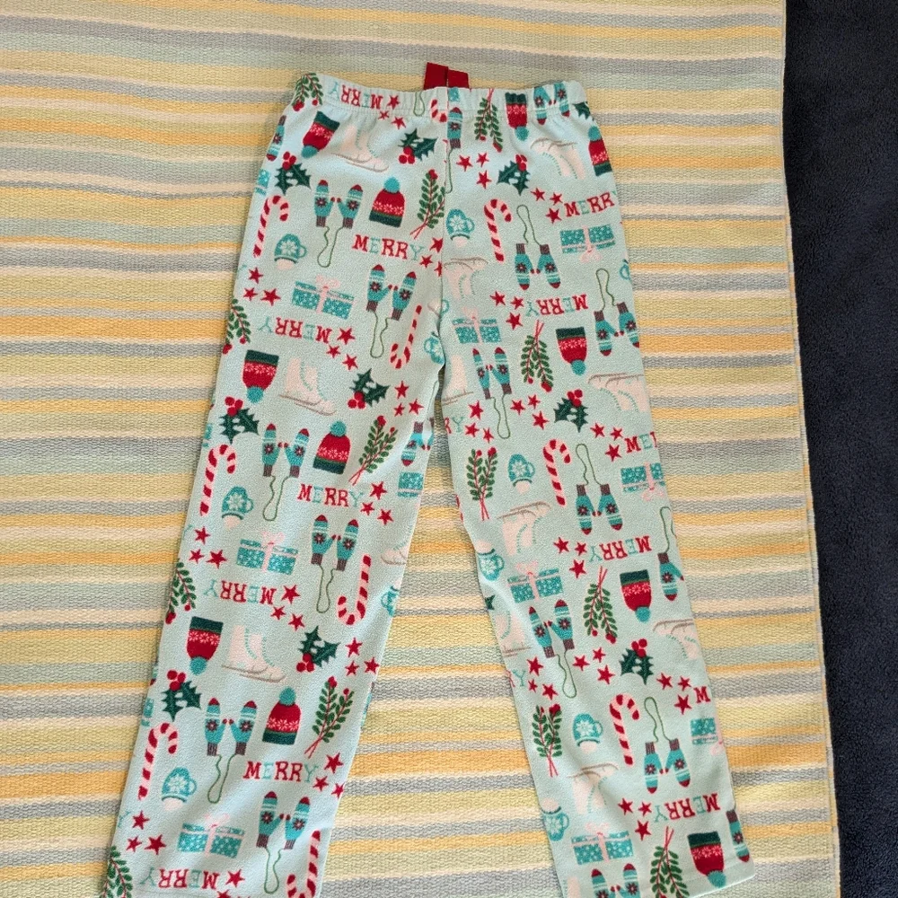 Carter's fleece holiday winter ❄️ PJ pajama pants size 6